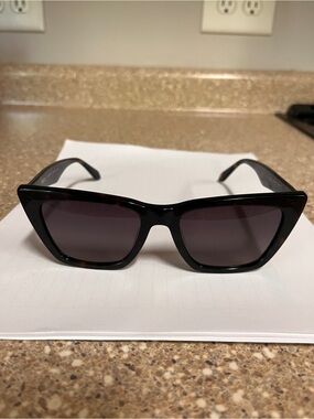 Quay Call The Shots sunglasses